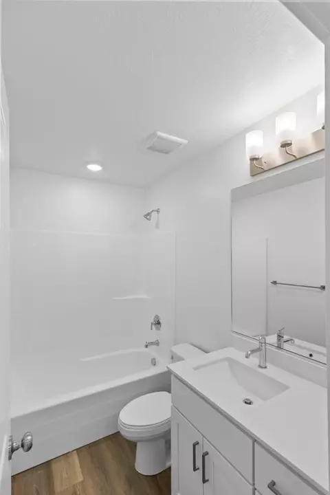 Bath - 1063 E Malibu Ln, Washington, UT 84780 photo 1 of 3