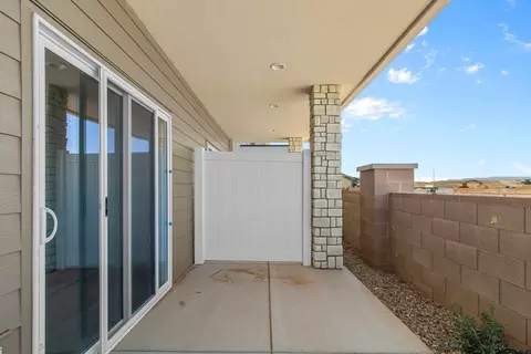 Exterior - 1063 E Malibu Ln, Washington, UT 84780 photo 3 of 4