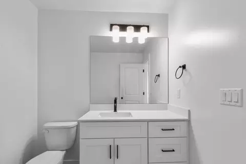Bath - 1063 E Malibu Ln, Washington, UT 84780 photo 3 of 3