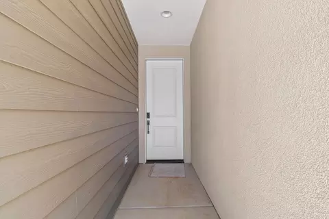 Entry Way - 1063 E Malibu Ln, Washington, UT 84780 photo 1 of 1