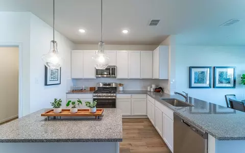 Kitchen - 10403 Salitrillo Bnd, Converse, TX 78109 photo 4 of 5