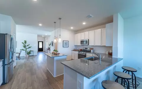 Entry Way - 10403 Salitrillo Bnd, Converse, TX 78109 photo 4 of 5