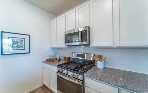 Kitchen - 10403 Salitrillo Bnd, Converse, TX 78109 photo 3 of 5