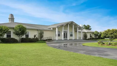 Exterior - 1663 Salem Dr, Chipley, FL 32428 photo 3 of 4