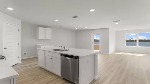Kitchen - 1663 Salem Dr, Chipley, FL 32428 photo 1 of 6