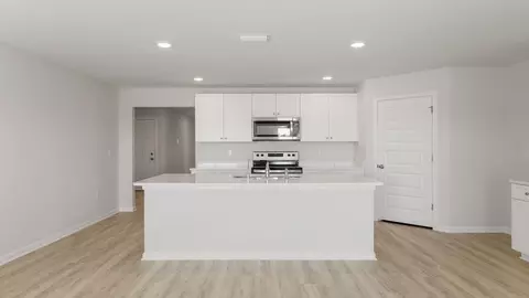 Kitchen - 1663 Salem Dr, Chipley, FL 32428 photo 3 of 6