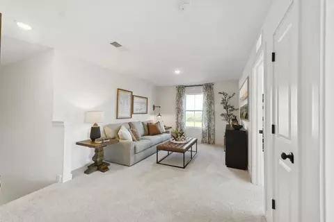 Entry Way - 5117 Shepherds Gln, Willoughby, OH 44094 photo 2 of 4