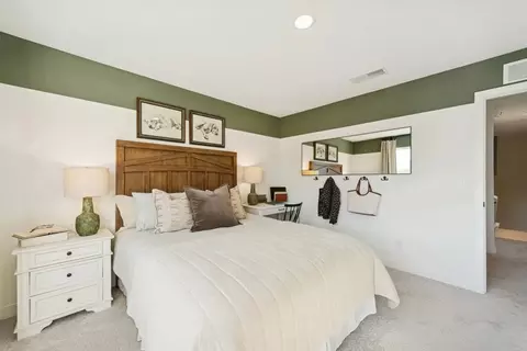 Bedroom - 5117 Shepherds Gln, Willoughby, OH 44094 photo 3 of 4