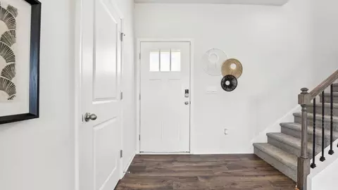 Entry Way - 4697 Fanning Rd, Hickory, NC 28602 photo 4 of 4