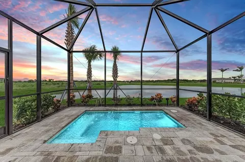 Exterior - 304 Monet Trl, Bradenton, FL 34212 photo 4 of 12