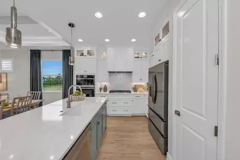Kitchen - 304 Monet Trl, Bradenton, FL 34212 photo 8 of 12