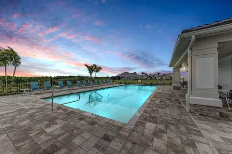Exterior - 304 Monet Trl, Bradenton, FL 34212 photo 4 of 12