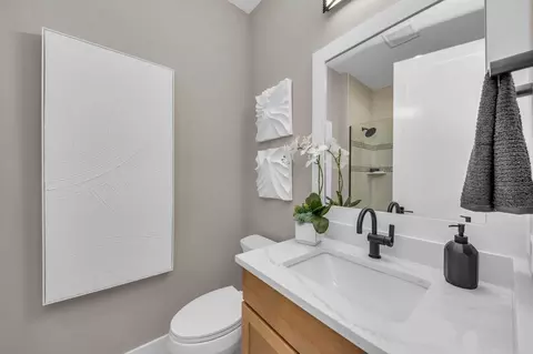 Bath - 304 Monet Trl, Bradenton, FL 34212 photo 2 of 5