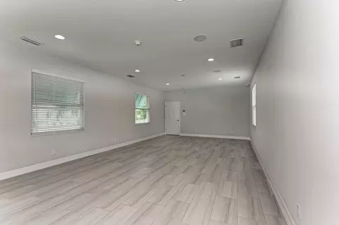Living - 304 Monet Trl, Bradenton, FL 34212 photo 3 of 9