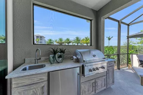 Kitchen - 304 Monet Trl, Bradenton, FL 34212 photo 7 of 12