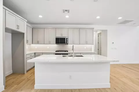 Kitchen - 10430 E Unger Ave, Mesa, AZ 85212 photo 2 of 5