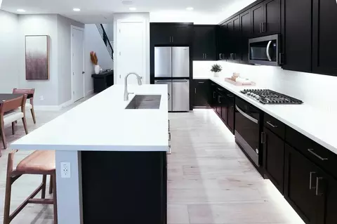 Kitchen - 10430 E Unger Ave, Mesa, AZ 85212 photo 4 of 5