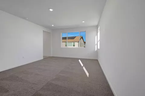 Living - 2567 Lavender Pl, Fairfield, CA 94533 photo 8 of 11