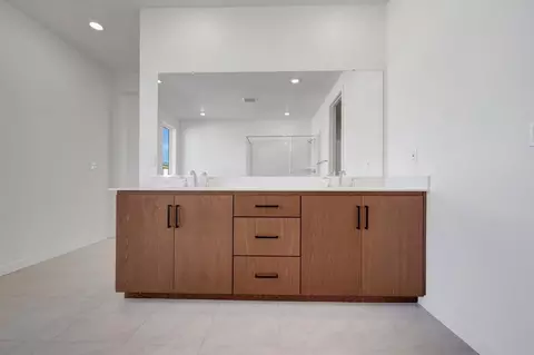 Bath - 2567 Lavender Pl, Fairfield, CA 94533 photo 2 of 14