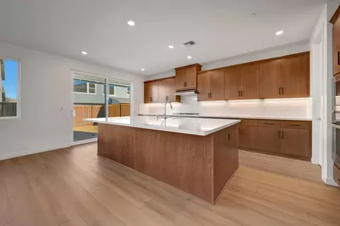Kitchen - 2567 Lavender Pl, Fairfield, CA 94533 photo 5 of 13