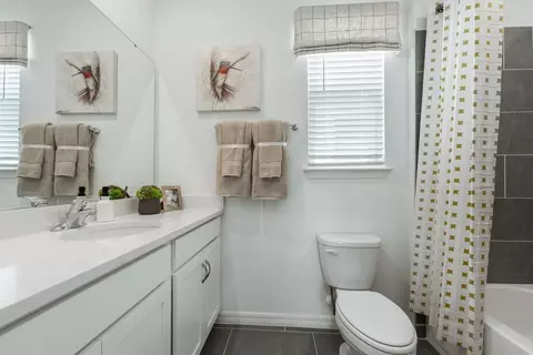 Bath - 1719 Columbus Path, Saint Cloud, FL 34771 photo 2 of 14