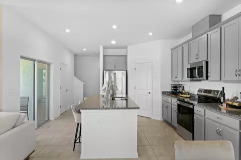 Kitchen - 1719 Columbus Path, Saint Cloud, FL 34771 photo 14 of 21