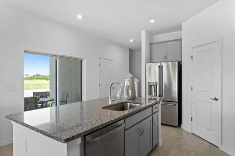 Kitchen - 1719 Columbus Path, Saint Cloud, FL 34771 photo 16 of 21