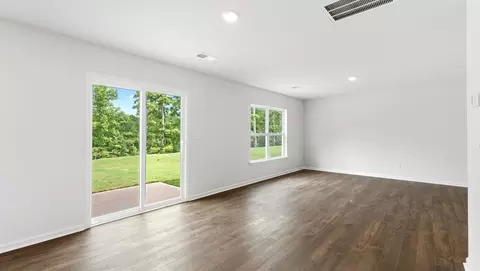 Living - 2296 Springview Ct, Boiling Springs, SC 29316 photo 4 of 6