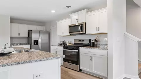 Kitchen - 2296 Springview Ct, Boiling Springs, SC 29316 photo 6 of 8