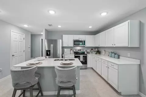 Kitchen - 6310 Grapewood Rd, Spring Hill, FL 34609 photo 2 of 5