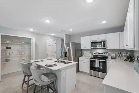 Kitchen - 6310 Grapewood Rd, Spring Hill, FL 34609 photo 1 of 5