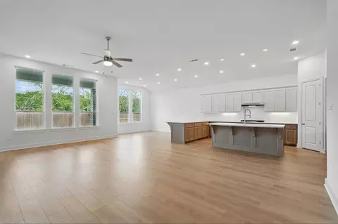 Living - 325 Vale Run, Kyle, TX 78640 photo 2 of 6