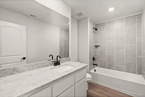 Bath - 766 Carson Ln, Pilot Point, TX 76258 photo 2 of 2
