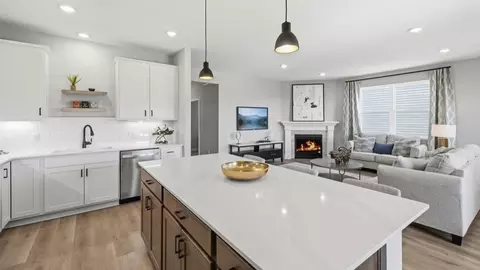 1712 Oak Creek Dr, Chaska, MN 55318