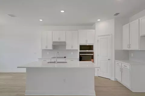 Kitchen - 235 Meredith Blvd, Winter Haven, FL 33881 photo 4 of 5