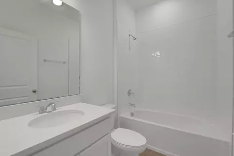 Bath - 235 Meredith Blvd, Winter Haven, FL 33881 photo 1 of 3
