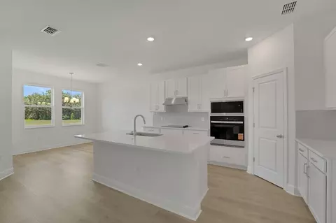 Kitchen - 235 Meredith Blvd, Winter Haven, FL 33881 photo 3 of 5