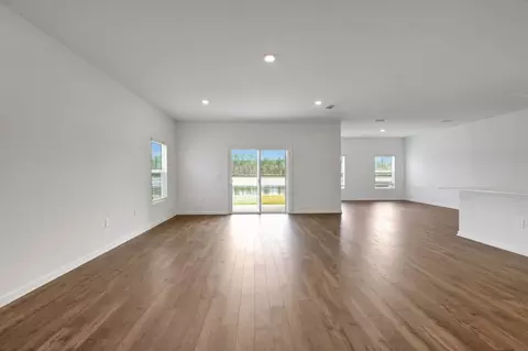 Living - 14184 Epply Dr, Jacksonville, FL 32218 photo 6 of 8