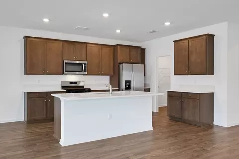 Kitchen - 14184 Epply Dr, Jacksonville, FL 32218 photo 4 of 9