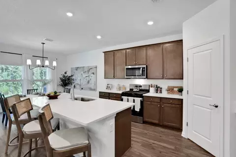 Kitchen - 14184 Epply Dr, Jacksonville, FL 32218 photo 9 of 9