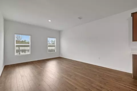 Living - 14184 Epply Dr, Jacksonville, FL 32218 photo 5 of 8