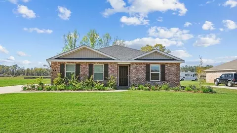 34 Kings Crossing Dr, Lucedale, MS 39452