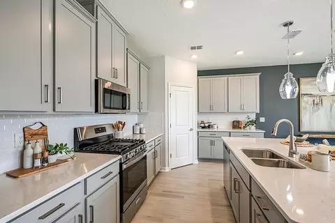 Kitchen - 430 Cherry Elm Dr, Saint Augustine, FL 32092 photo 9 of 13