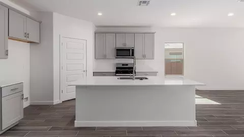 Kitchen - 14011 E Canidae Dr, Vail, AZ 85641 photo 2 of 5