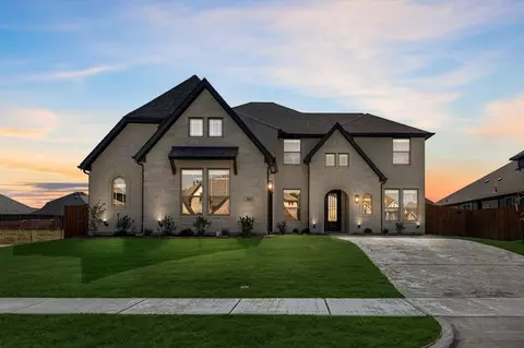 202 Memory Ln, Waxahachie, TX 75165
