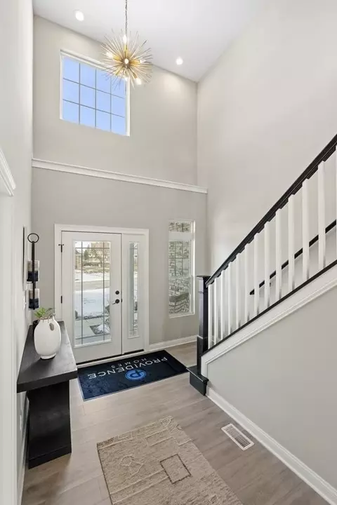 Entry Way - 3102 E 104th Pl, Crown Point, IN 46307 photo 3 of 11