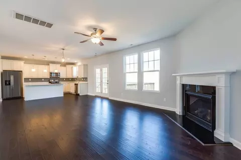 Living - Undisclosed, Chesapeake, VA 23322 photo 2 of 6