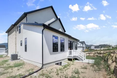 Exterior - 1948 N Ostler Peak Rd, Daniel, UT 84032 photo 9 of 10