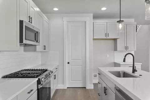 Kitchen - 1948 N Ostler Peak Rd, Daniel, UT 84032 photo 4 of 4