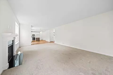 Living - 31 Summit Dr, Smyrna, DE 19977 photo 4 of 4